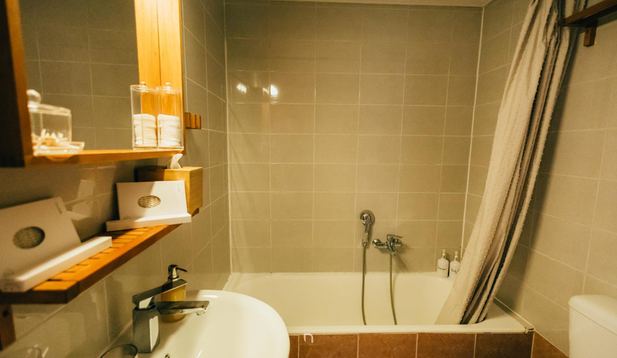 Bathroom, Αγροικια Mυλοδεση, West Greece