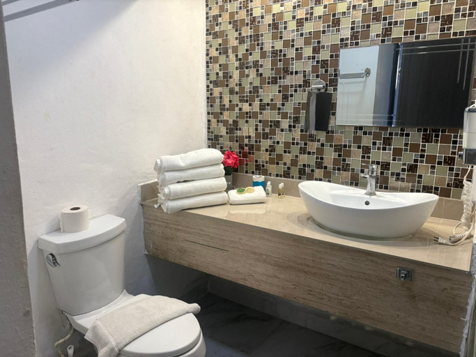 Bathroom 4, Cancun Plaza Condo Mexico, Benito Juárez