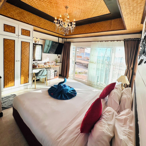 Room 5, beachfront villa, Koh Chang