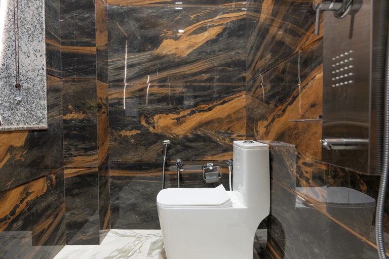 Bathroom 2, Vardhan Resorts, Jhunjhunun