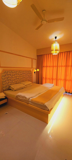 Room 5, H2O Mountains lgatpuri, Nashik