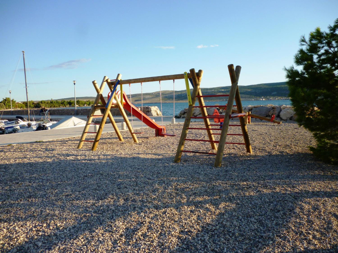 Playground 4, Apartments in Seline - Paklenica Riviera 41711, Starigrad