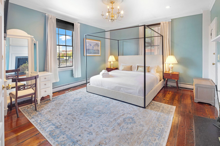 Room 3, The Hill, Providence