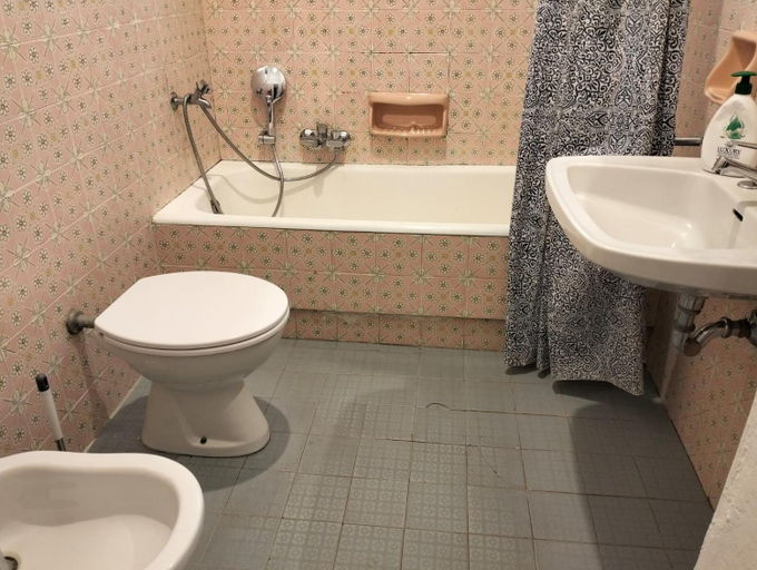 Bathroom 3, Palazzo Sosia, Pisa centro storico, Pisa