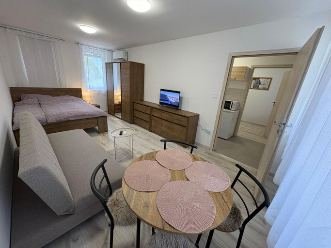 Bedroom 1, Szepasszonyvolgy Apartman, Eger
