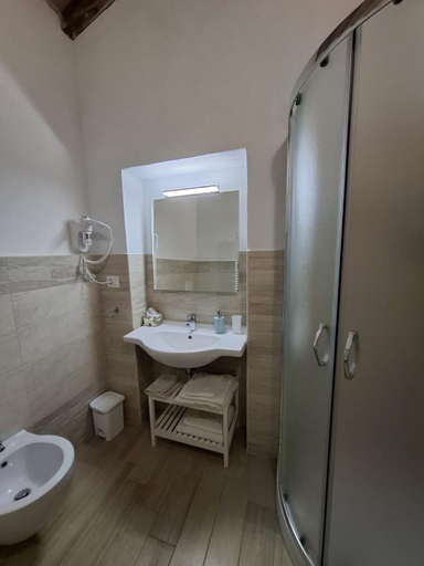 Bathroom 4, Agriturismo IL Paradiso di Berignone, Pisa