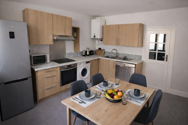 Others 5, Appartements - Halles Brauhauban Tarbes, Hautes-Pyrénées