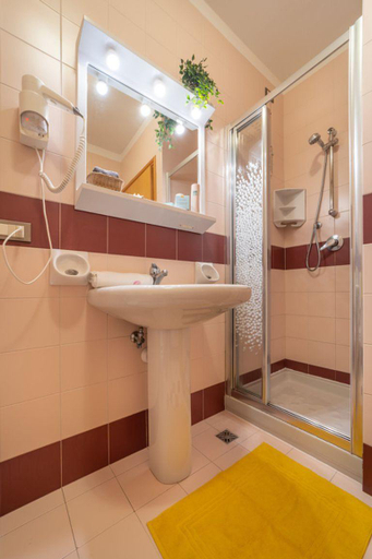 Bathroom 4, Elegant two bedroom apartment in Residenza delle Terme, Venezia