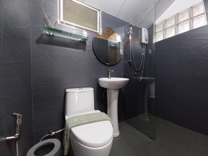 Bathroom 4, เรือนแฝด Brook view, Pai