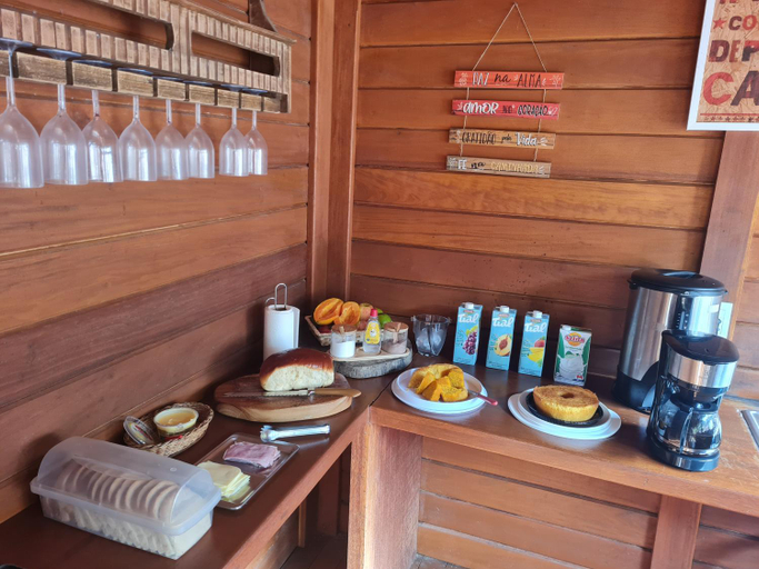 Food & Drinks