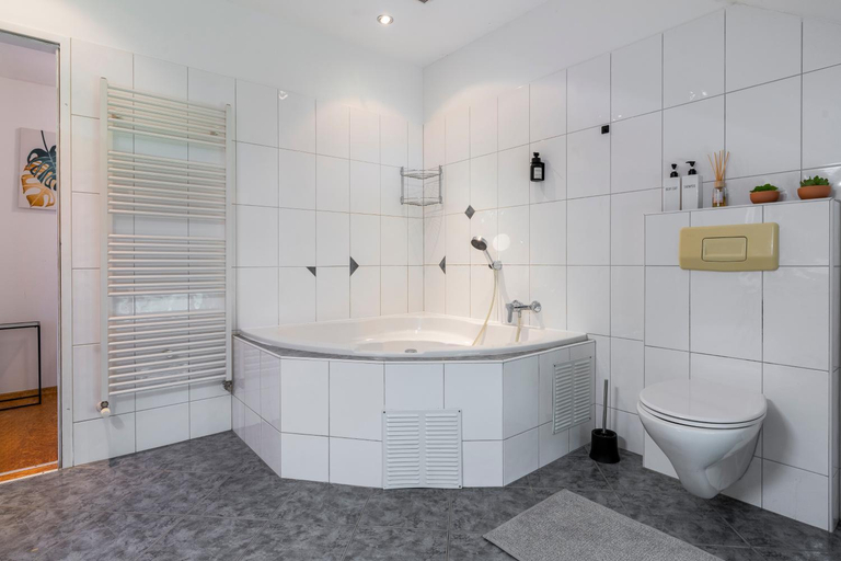 Bathroom 2, homy Alpenlodge, Bludenz