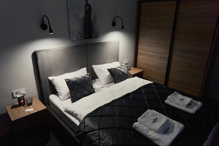 Bedroom, готель Тячів, Tiachivs'kyi