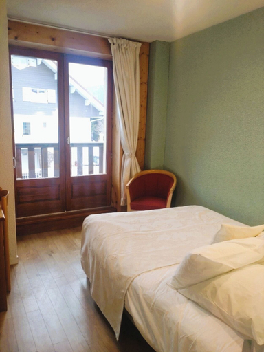 Room 4, Hôtel Restaurant Les Tilleuls et son espace détente, Isère