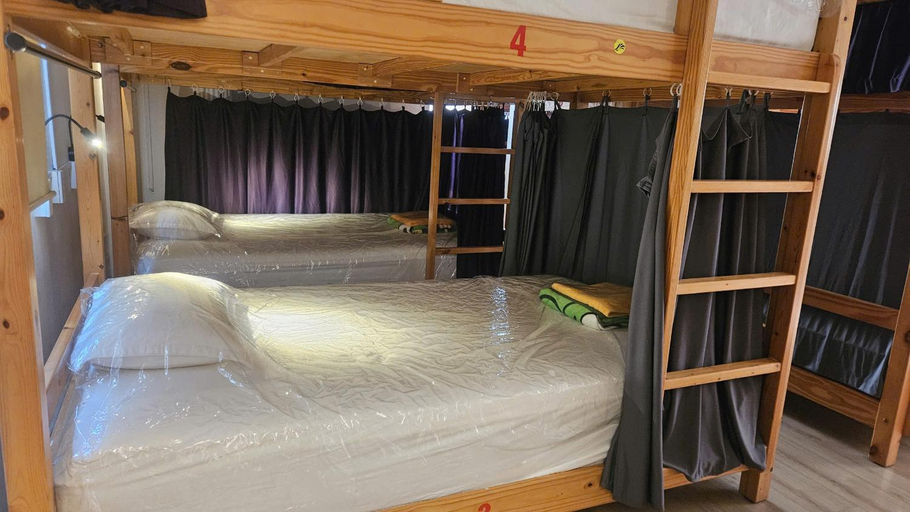 Bedroom 2, LOAN VÕ HOSTEL, District 1