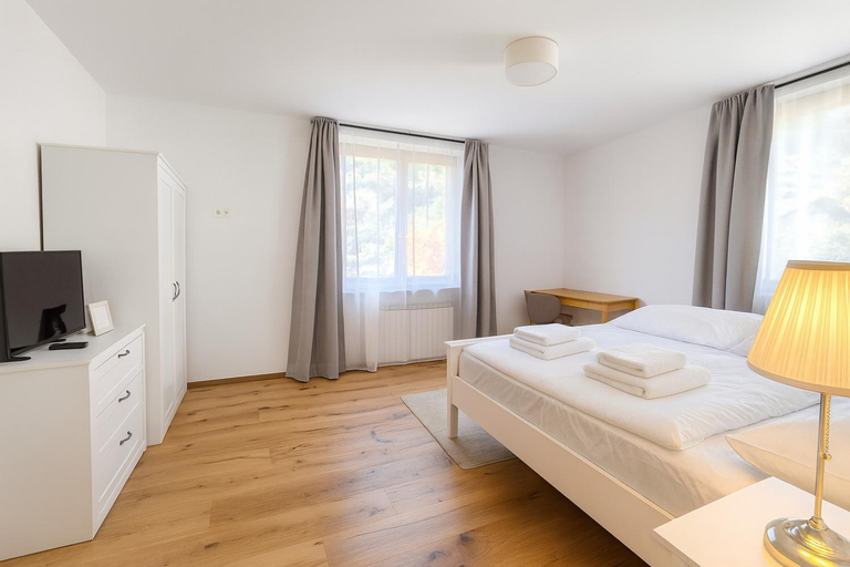 4, Four Seasons Getaway, Zell am See