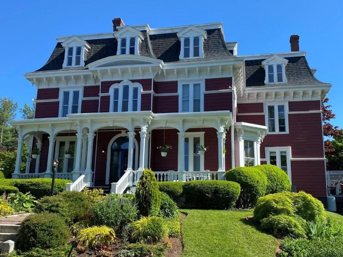 Exterior & Views, Blomidon Inn, Kings
