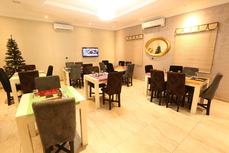Food & Drinks 2, ST Hotel Apartment, Ikpoba-Okha