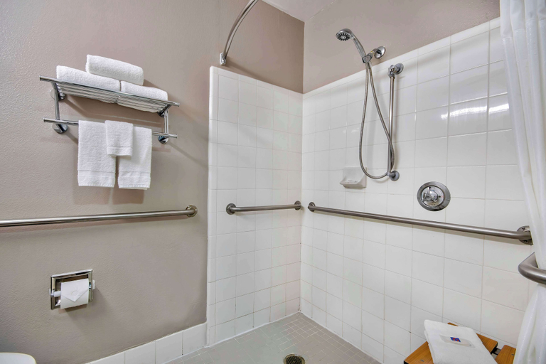 Bathroom 4, Studio 6 Extended Stay - San Antonio, TX - Six Flags, Bexar