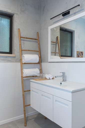 Bathroom 2, Sera Suites