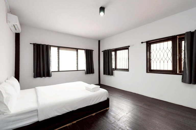 Room 2, Mitr Inn Khaosan, Phra Nakhon