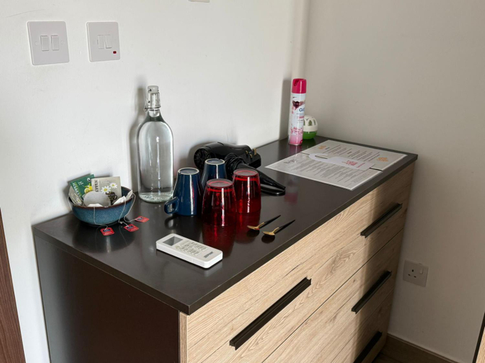 Others 3, Airport Accommodation Bedroom with Bathroom, balcony, aircondition, self checkIn, 24 hours check-in 