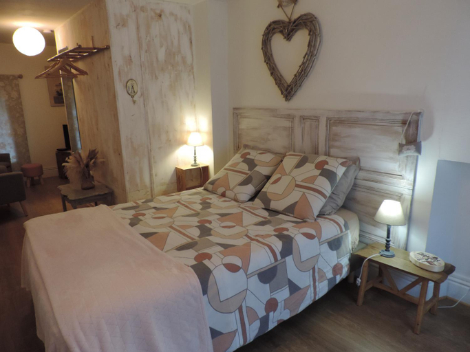Bedroom 2, Aupres du Lavoir, Saône-et-Loire