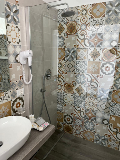 Bathroom 2, AleVa Rooms, Foggia