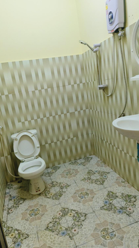 Bathroom 3, Khamphan Guesthouse, Ngoi