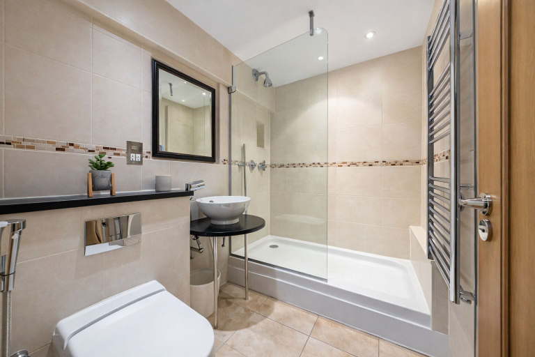Bathroom, The George Street Residences, London