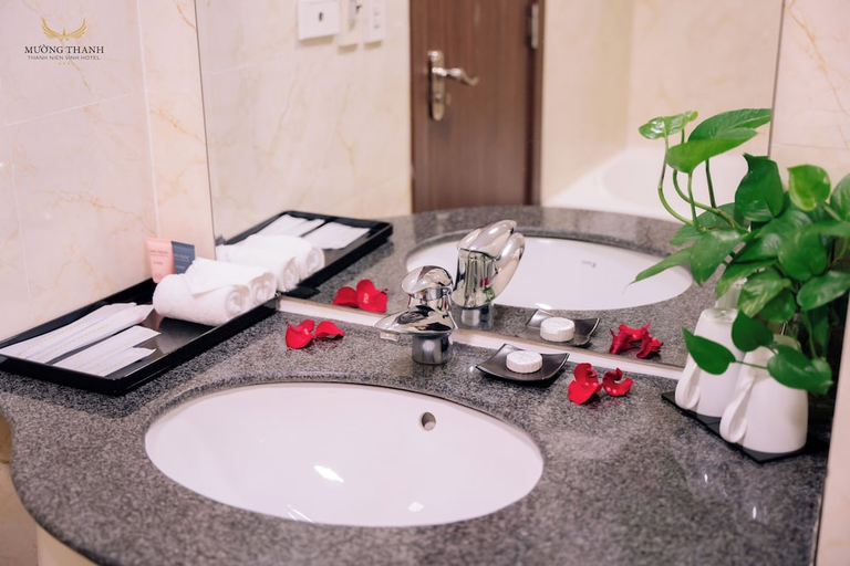 Bathroom 4, Muong Thanh Thanh Nien Vinh Hotel, Vinh