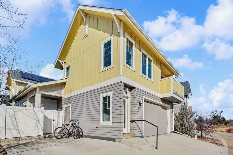 Bicycling, The Revive Loft Balcony, Workspace & Bikes, Larimer