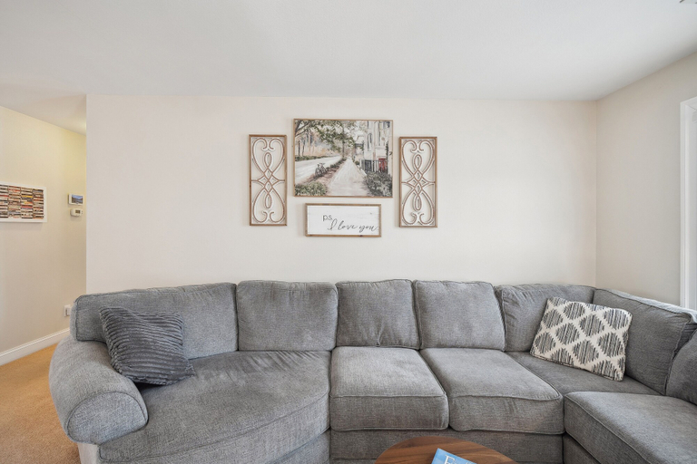 Living area 3, Charming Family Retreat With Spacious Yard 3 Bedroom Home, Pasquotank