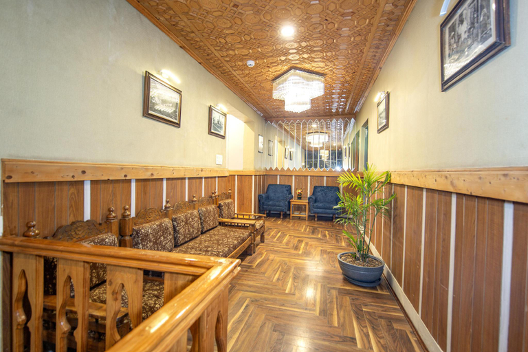 Public Area 2, Lake Avenue by Stay Pattern, Srinagar
