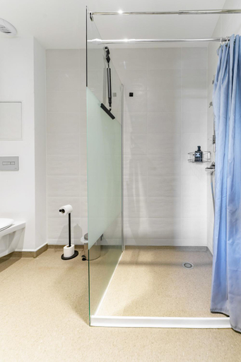 Bathroom 3, Residence Leon Blum - Appartements design - Parking, Puy-de-Dôme
