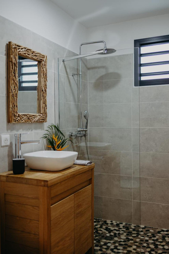 Bathroom 4, Les Villas Mandju, Sainte-Rose