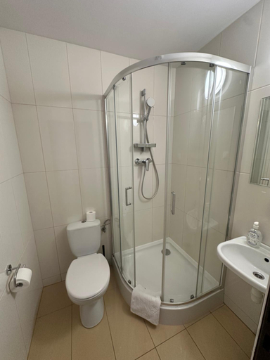 Bathroom 4, GRACJA, Mińsk