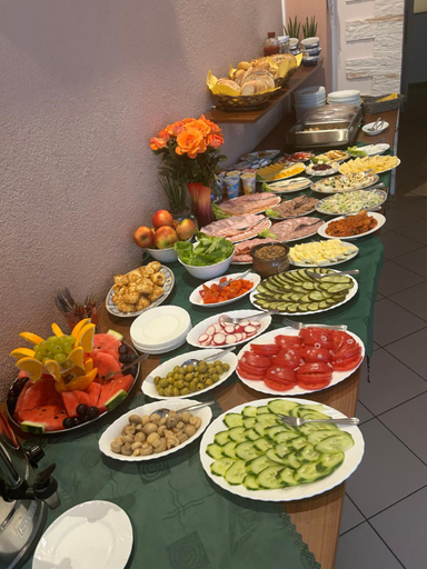 Food & Drinks