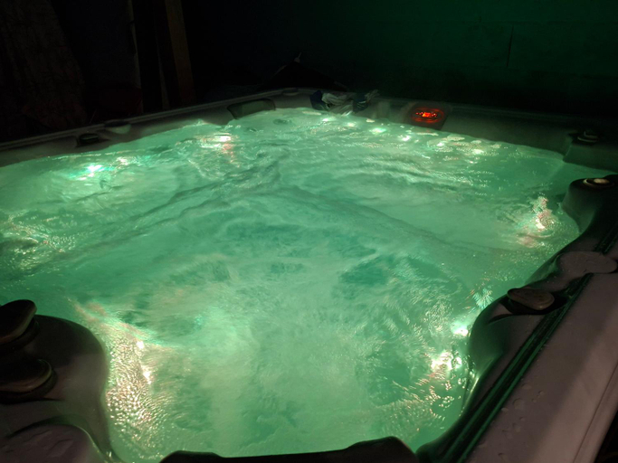 3, VILLA BELLA avec piscine et jacuzzi, Rhône