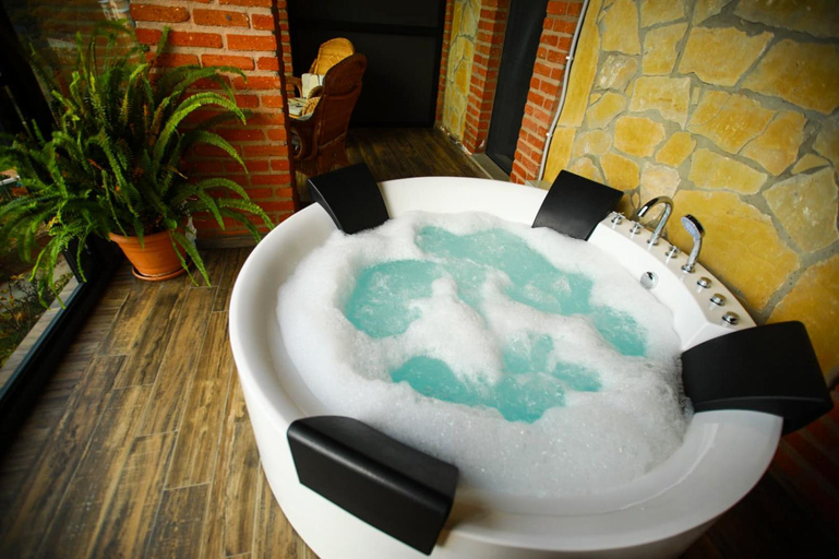 Bathroom, Villa Vejini cabin, Mtskheta