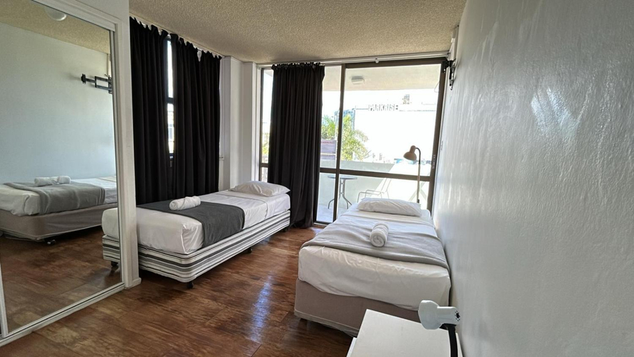Bedroom 2, Surfers Holiday Apartments (PT), Gold Coast