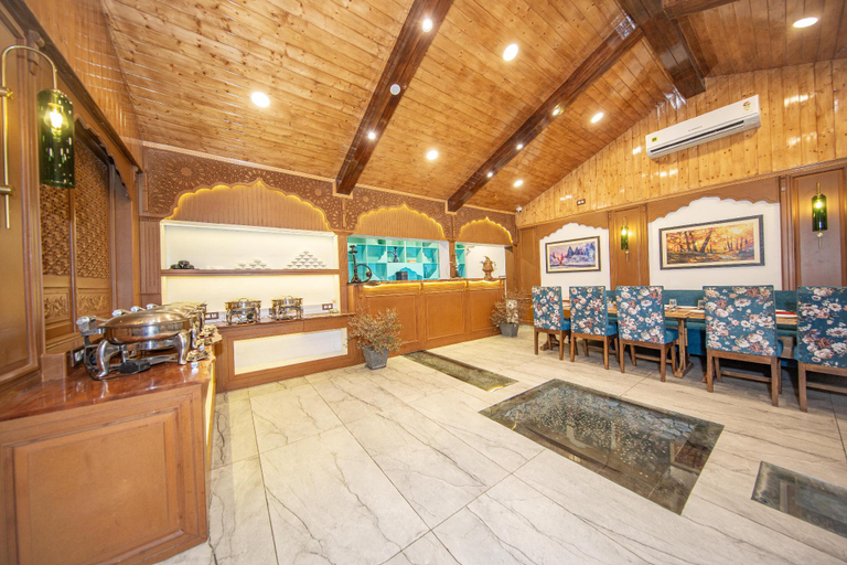 Food & Drinks 4, Lake Avenue by Stay Pattern, Srinagar