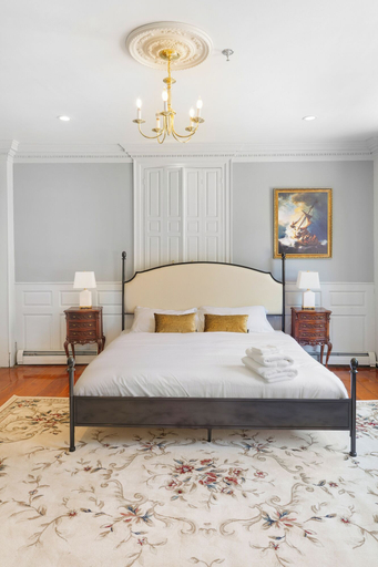 Room 2, The Hill, Providence