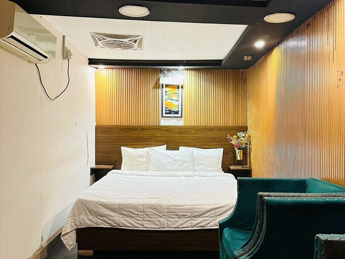 Room 4, Luxor Apartments & Suites - Hyde Park, Lahore