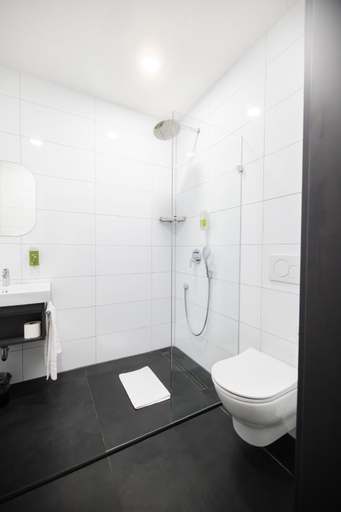 Bathroom, N9 Hotel Nurnberg-City, Nürnberg
