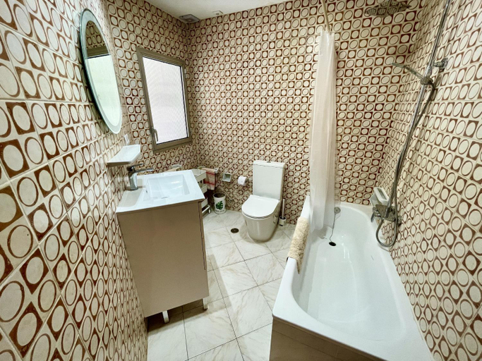 Bathroom 4, Beautiful 1 bedroom south facing apartment, Granada