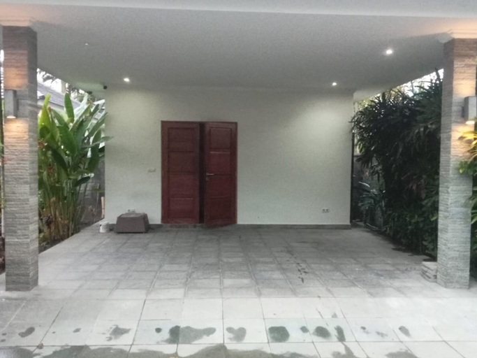 Others 5, Beachfront Private VILLA & POOL, Buleleng
