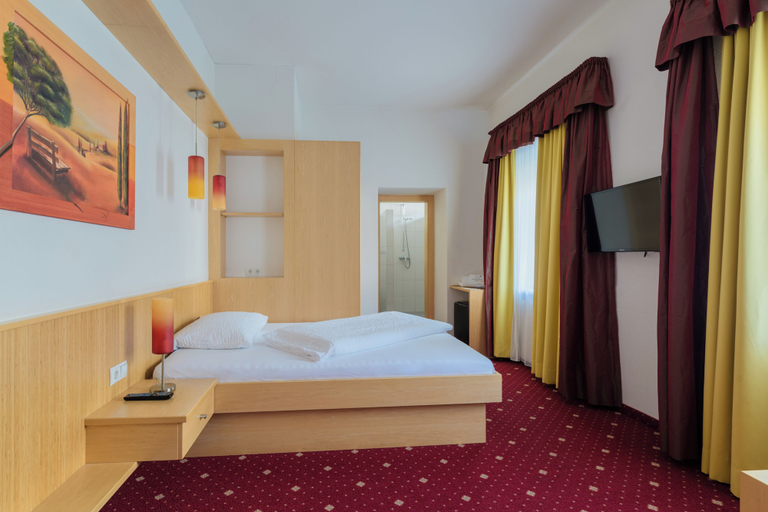 Room 5, Landgasthof Bogner 4 Sterne Hotel, Innsbruck Land