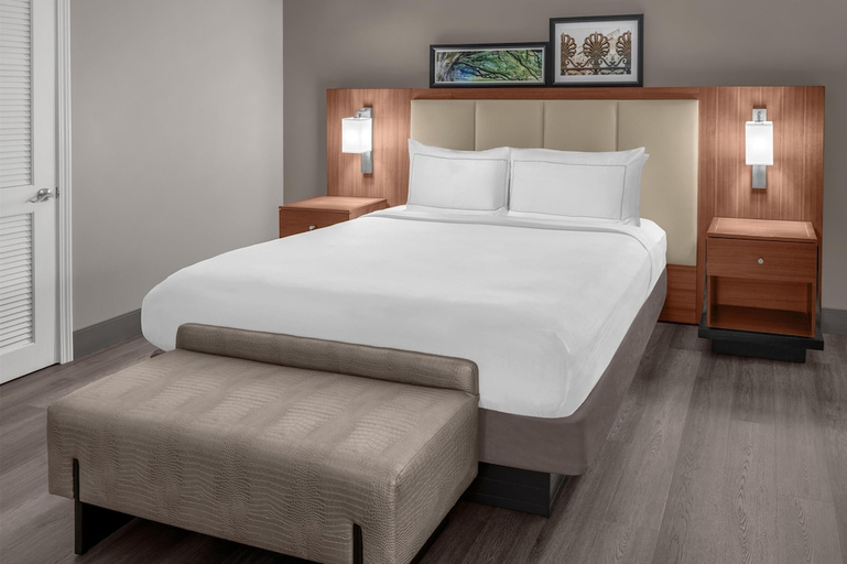 Bedroom 3, DoubleTree by Hilton New Orleans, Orleans
