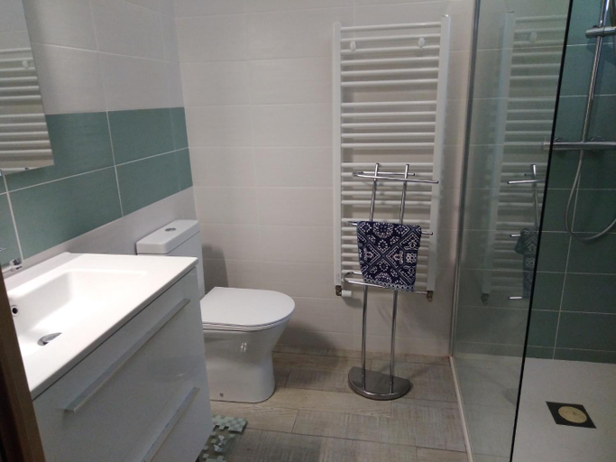 Bathroom, Les Trois Geais, Vendée