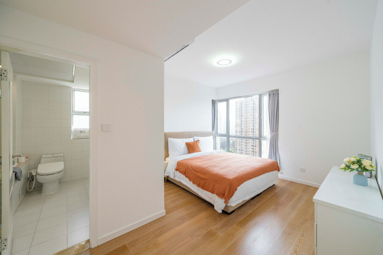 Room 2, Tyms Tianshan 3BR 2BA near Suzhou Creek, Shanghai